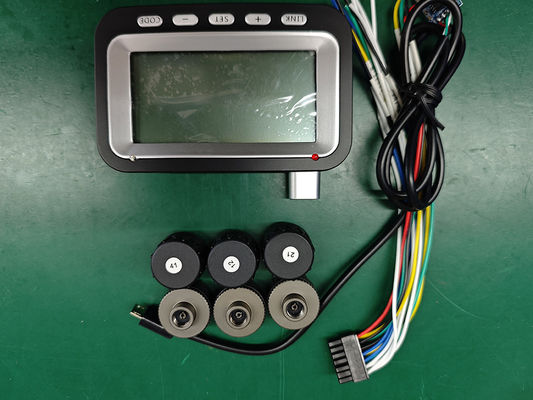 AHD 1080P 지원 오일 레벨 및 타이어 압력 모니터링 트럭 / 물류 차량용 8 채널 비디오 레코더 MDVR